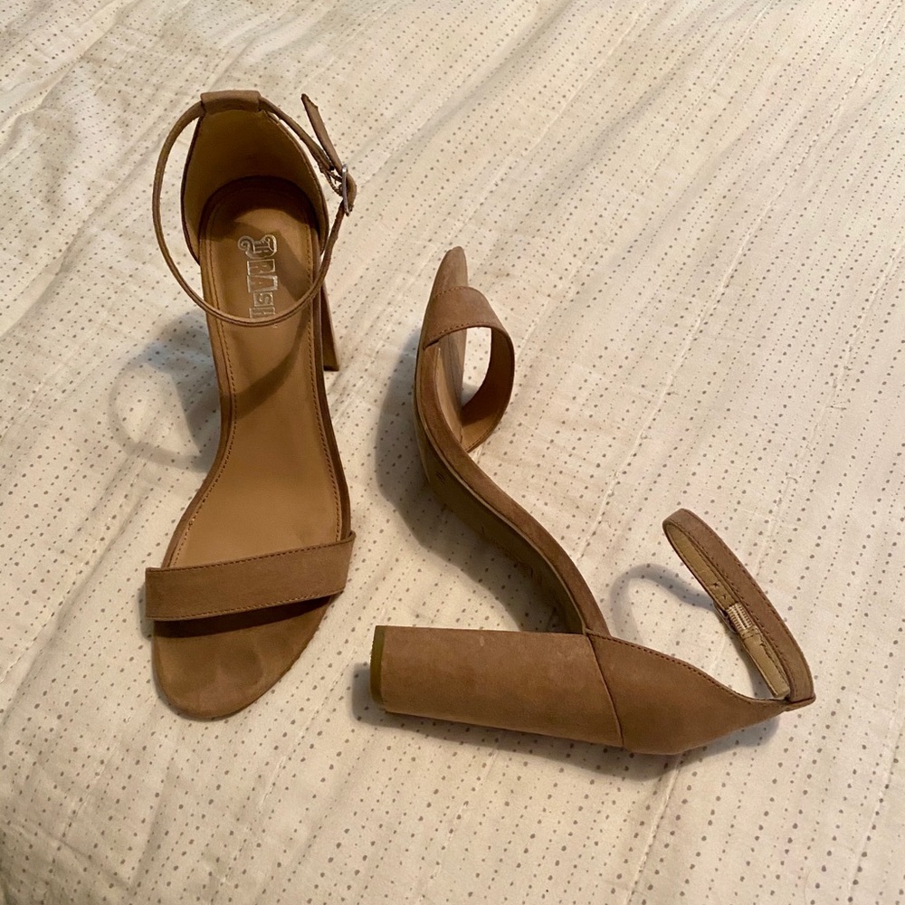 Brash Tan Suede Block Sandal Heel size 10